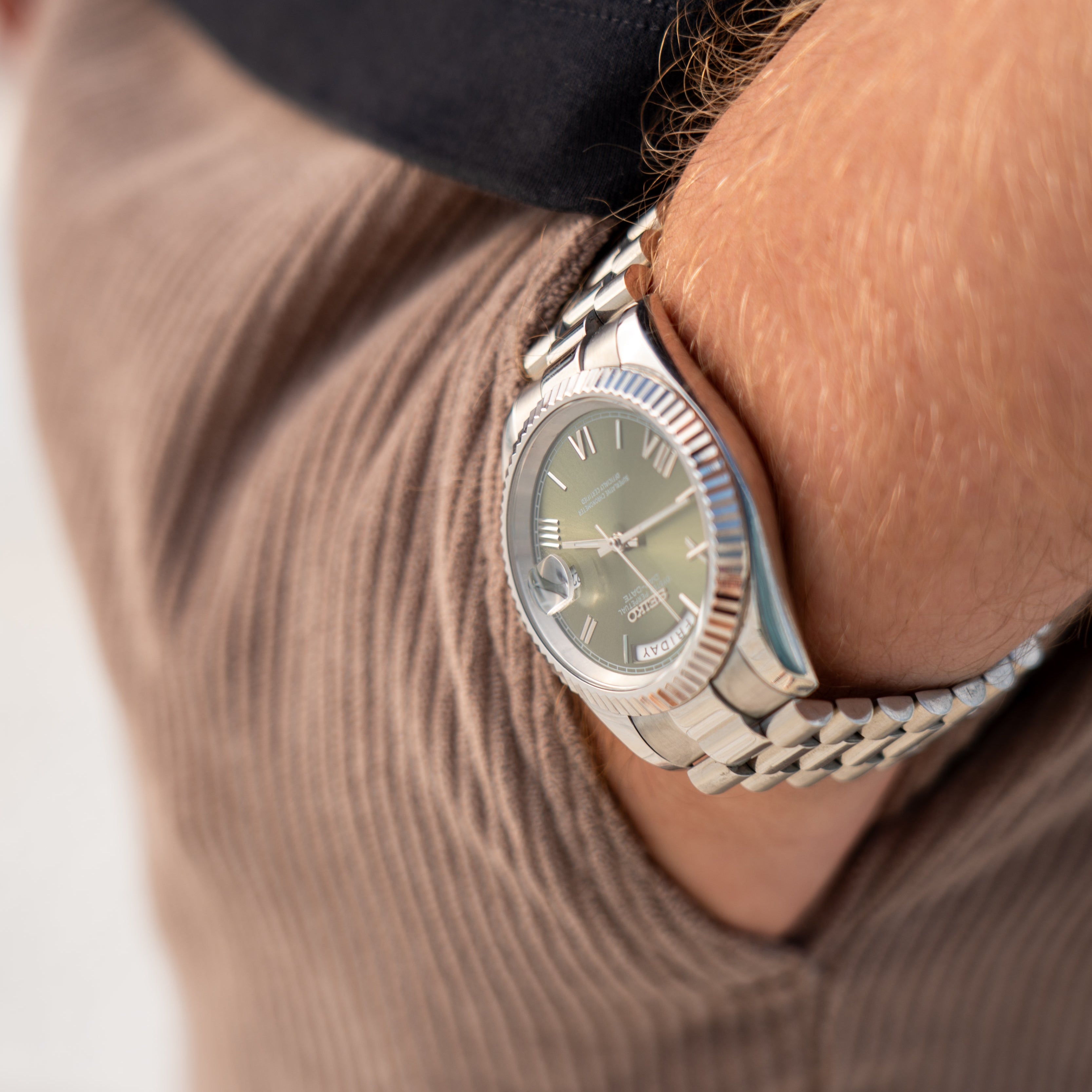 Seikodate Oliv Roman